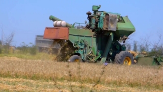 Harvester, Farm Machine, Machine, Device, Tractor, Vehicle